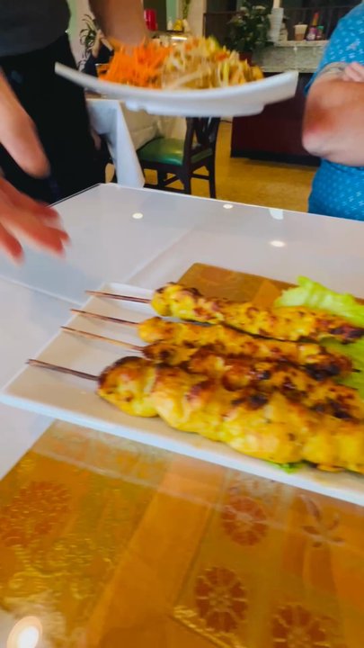 Chang Thong - Chicken Satay AND the VERY BEST pad Thai I have EVER had! - Ramen Near Me - Grass Valley, California