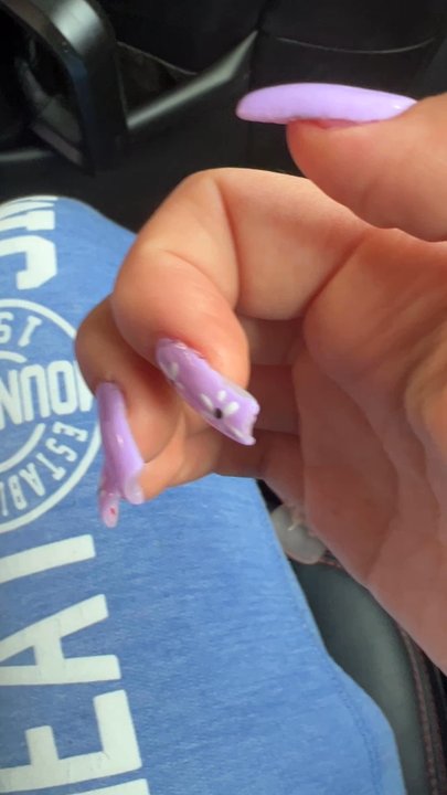 Cute Nails & Spa - The pic is the reference I asked for that in purple - Nail Salons Near Me - Harvard, Illinois