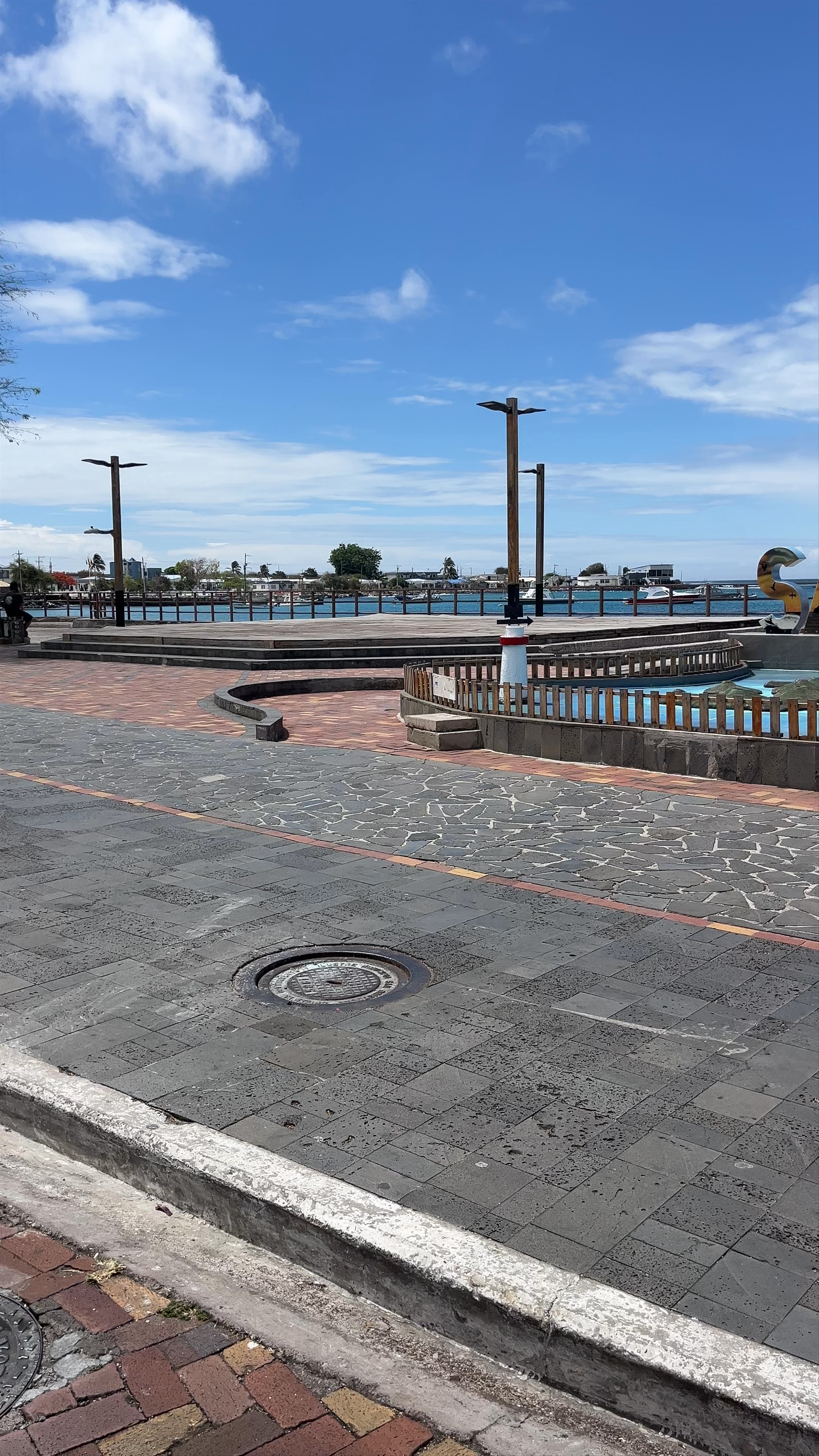 Letras de Isla San Cristóbal: Heart of Galápagos in Puerto Baquerizo Moreno