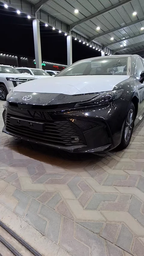 Toyota Camry E 2025