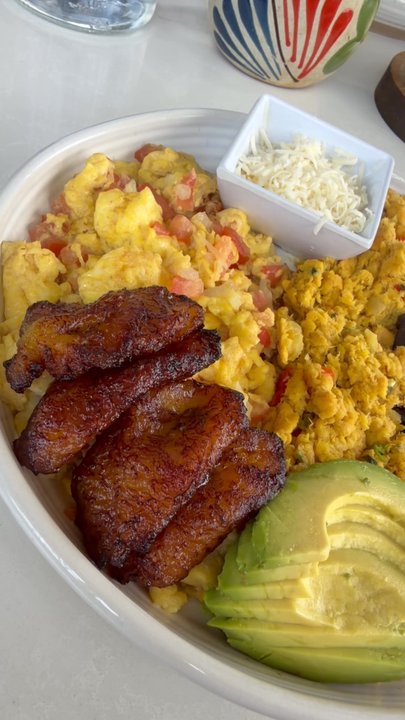 Encuentro Cafe - The full brunch spread - Venezuelan Near Me - San Diego, California