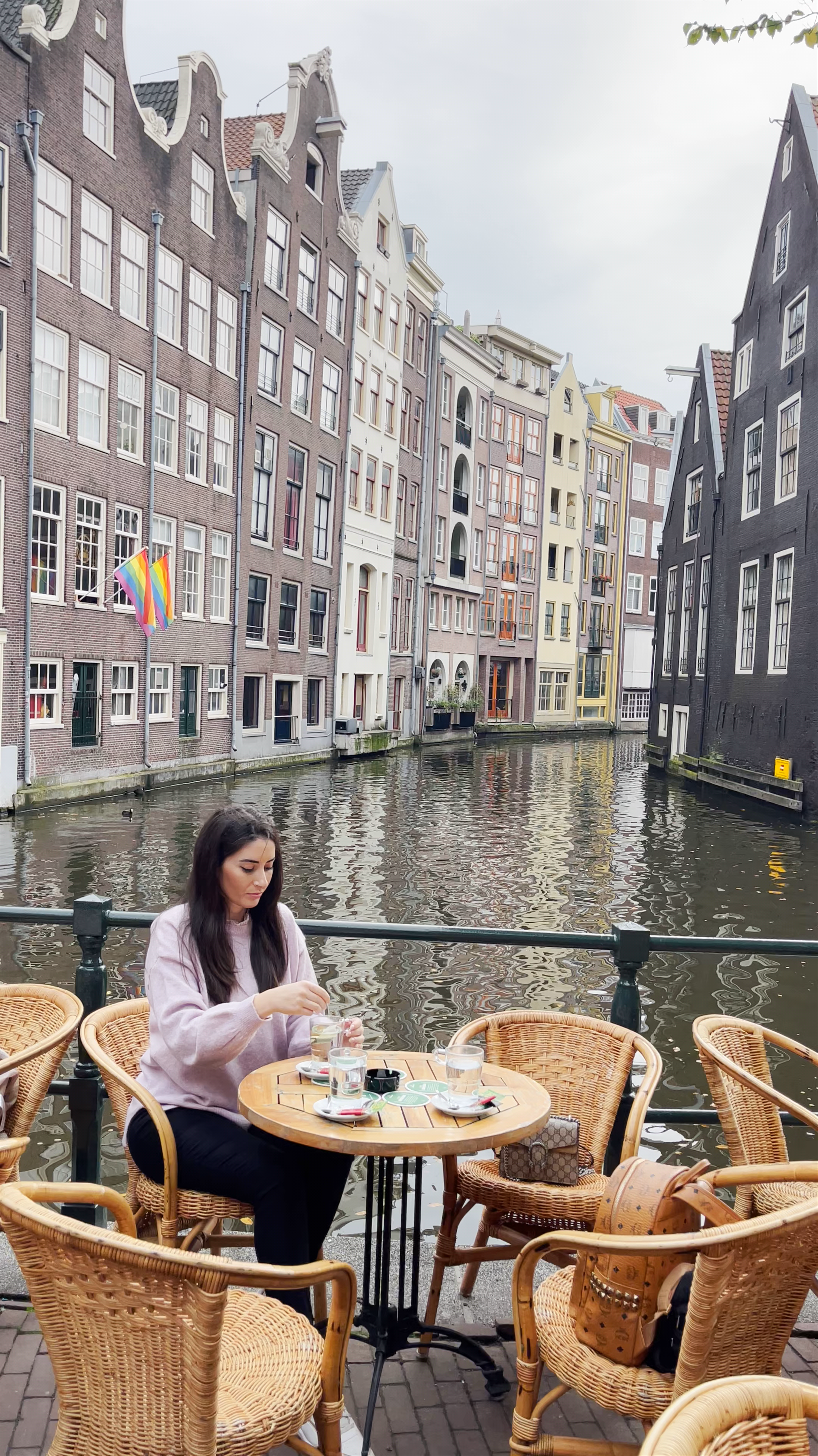 Cafe De Regent: Cozy Canal-Side Coffee Moment in Amsterdam