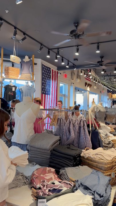 Brandy Melville - Still crowded, but still the least crowded Brandy I've been to - and no line outside - Women's Clothing Near Me - Delray Beach, Florida