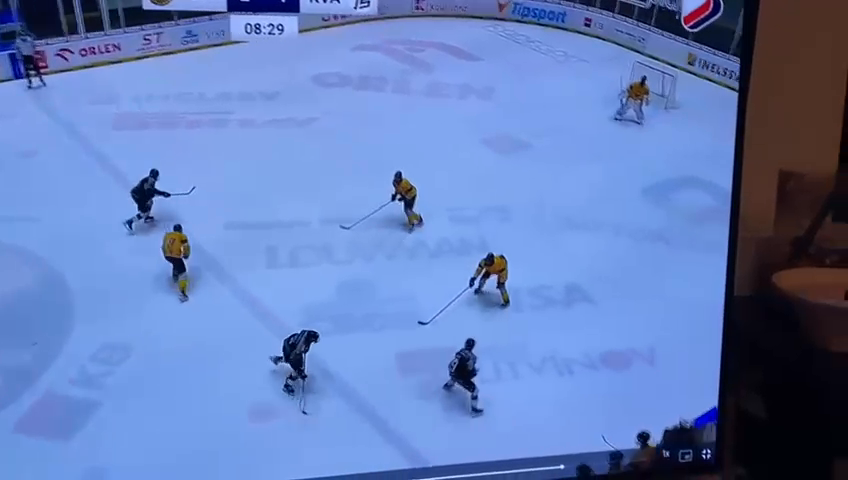 #19 - Mathias Zbořil's Impressive Assist: From Defense to Offense! | U17 AAA Czech