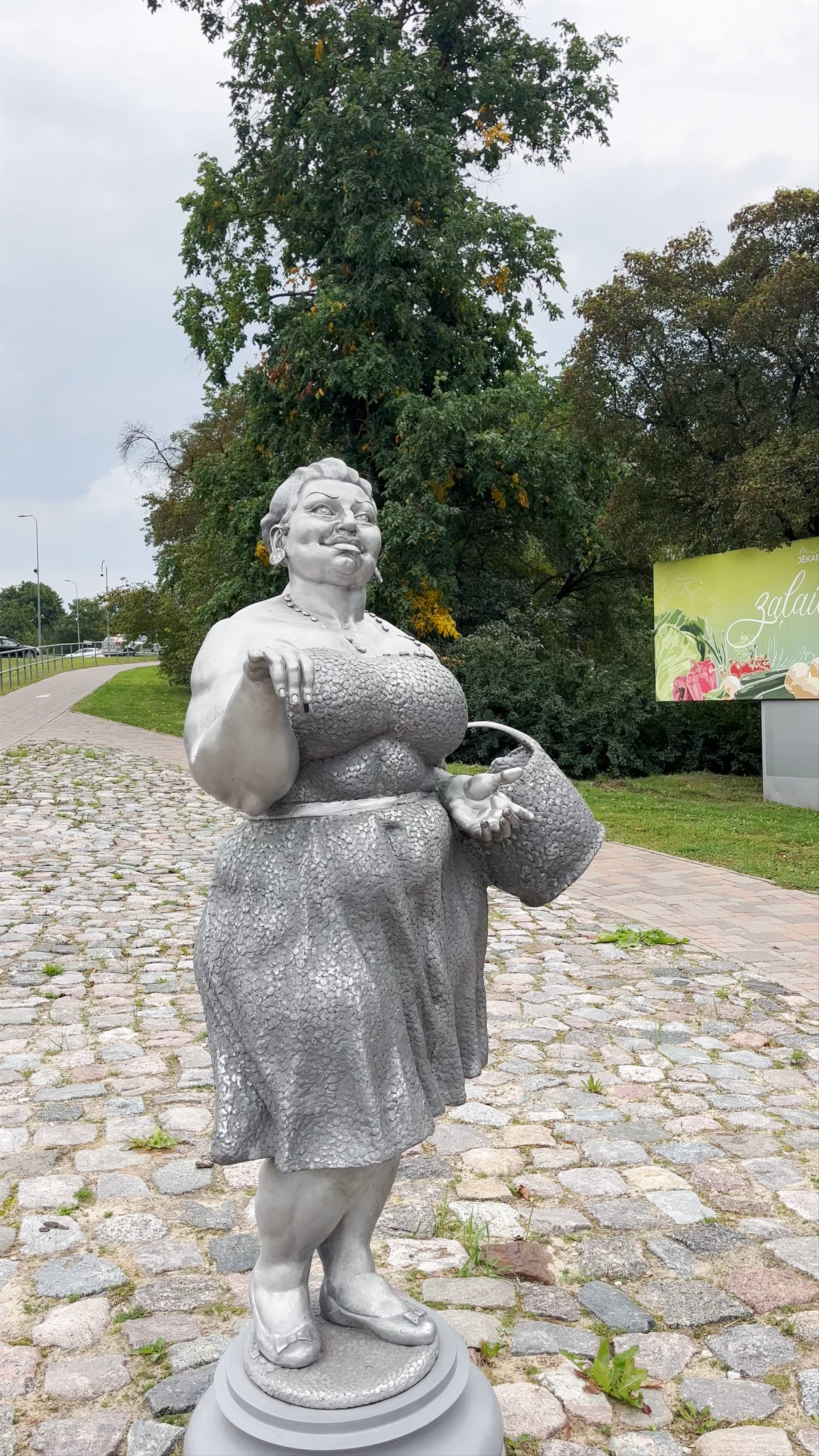 Skulptūra "Labklājība" in Jēkabpils, Latvia – A Whimsical Public Art Experience
