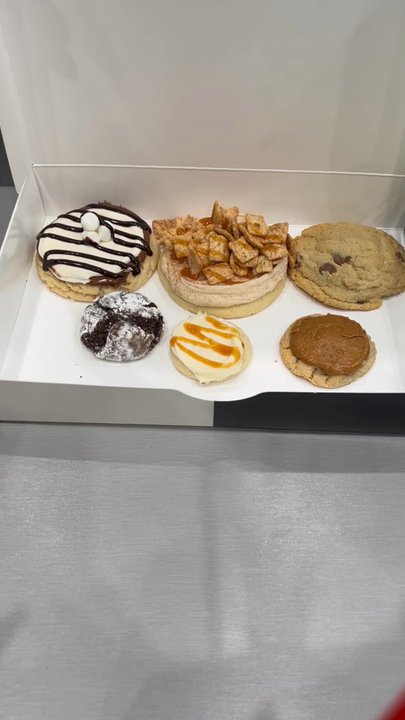 Twisted Sugar - Unboxing the cookies - Bakeries Near Me - Crown Point, Indiana