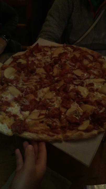 Bron Yr Aur - BBQ pulled pork pizza. Omg. Brilliant!! - Pizza Near Me - Naches, Washington