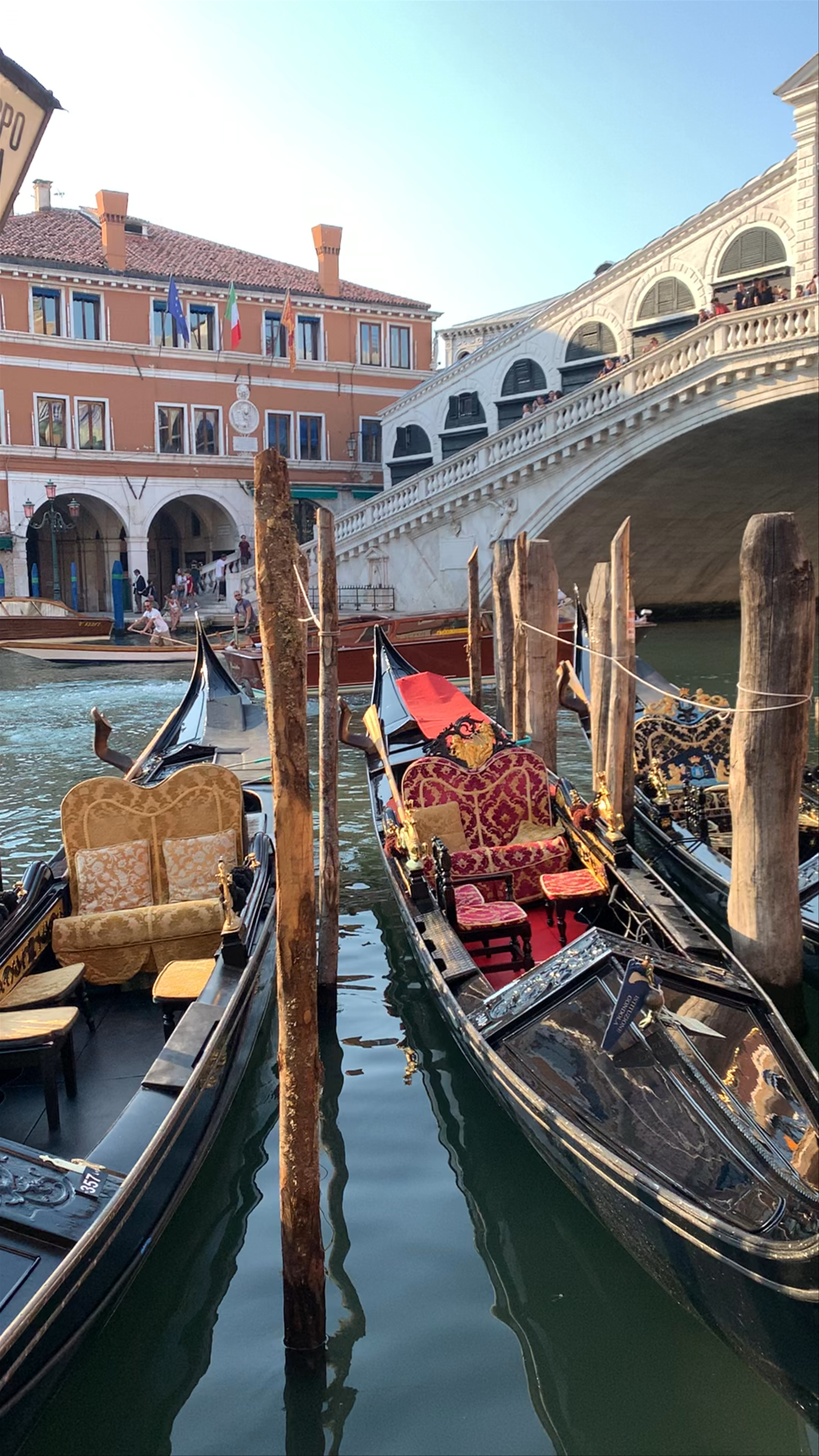 Rialto Bridge: Iconic Venice Gondola Experience