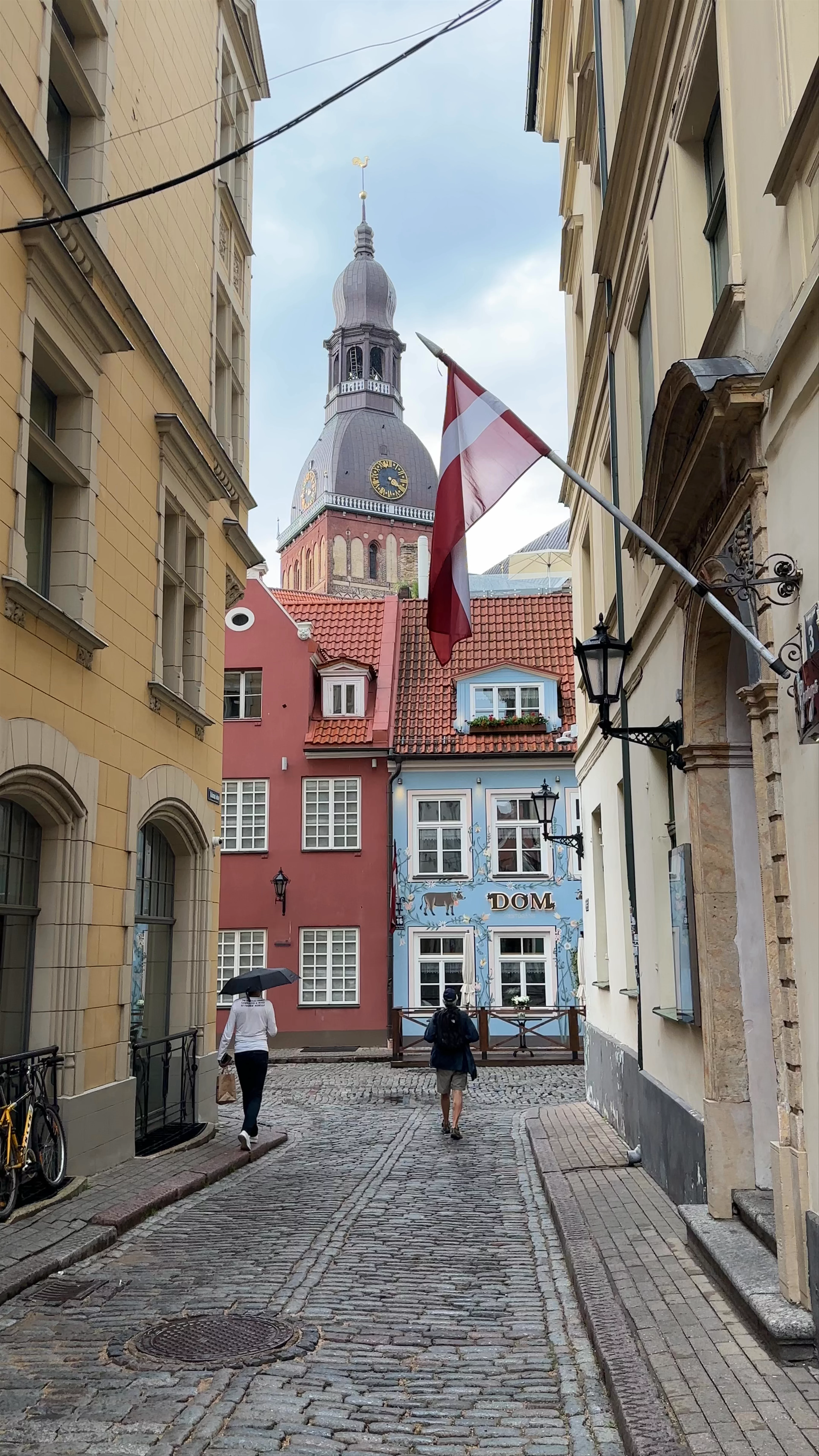 DOM, Jauniela, Central District