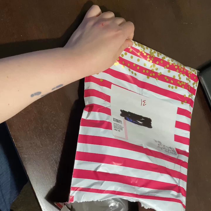 Kayes Boutique - Unboxing - Women's Clothing Near Me - Ridgefield, Washington