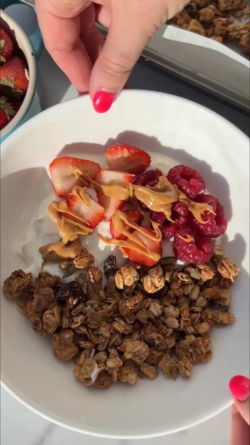 Peanut Butter Granola | alicelovesbreakfast