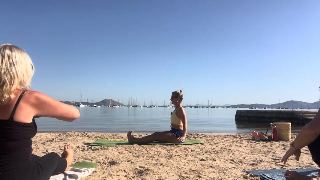 30 minutes of Hips & Core by the Sea.