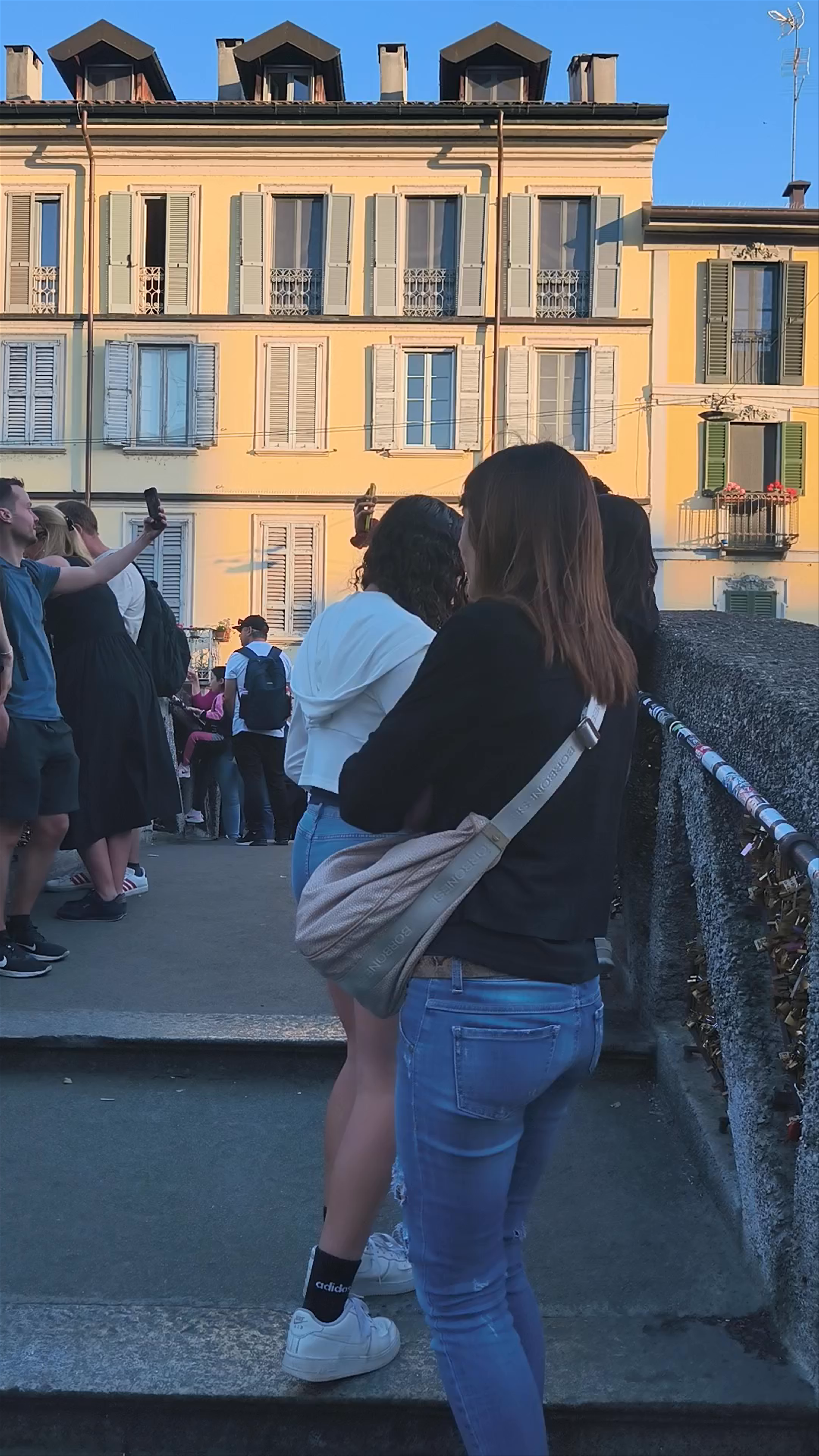 Evening Stroll Along Naviglio in Milan: Vibrant Canalside Charm