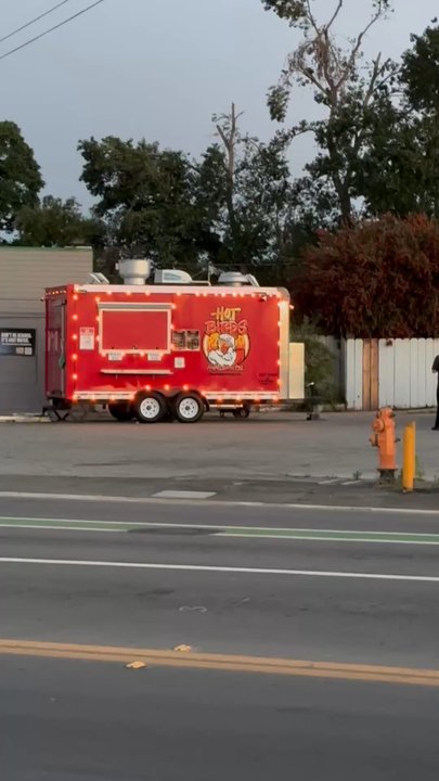 Hot Birds - Quite the light show - Food Trucks Near Me - Watsonville, California