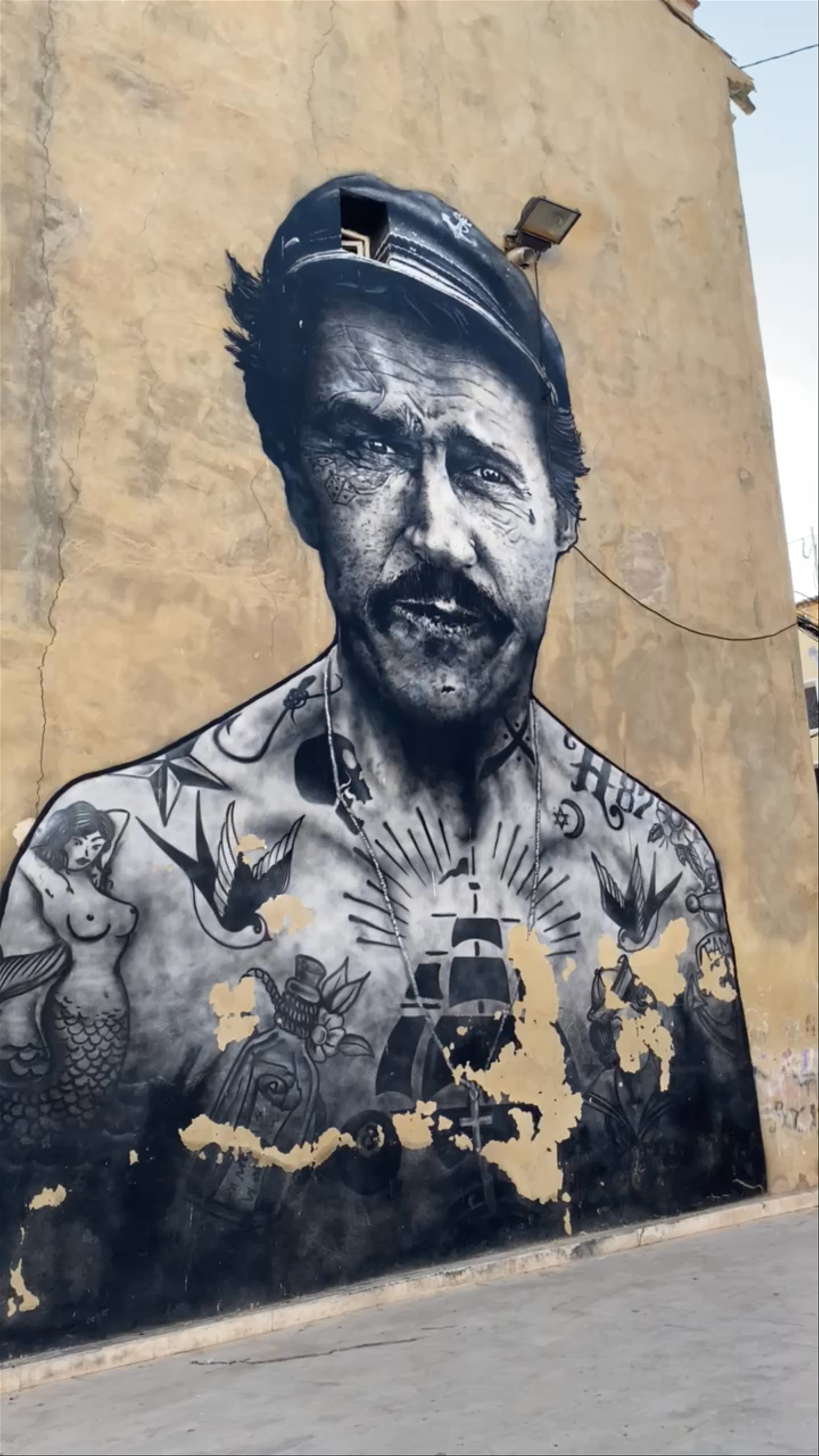 Street Art. Marinero Tatuado