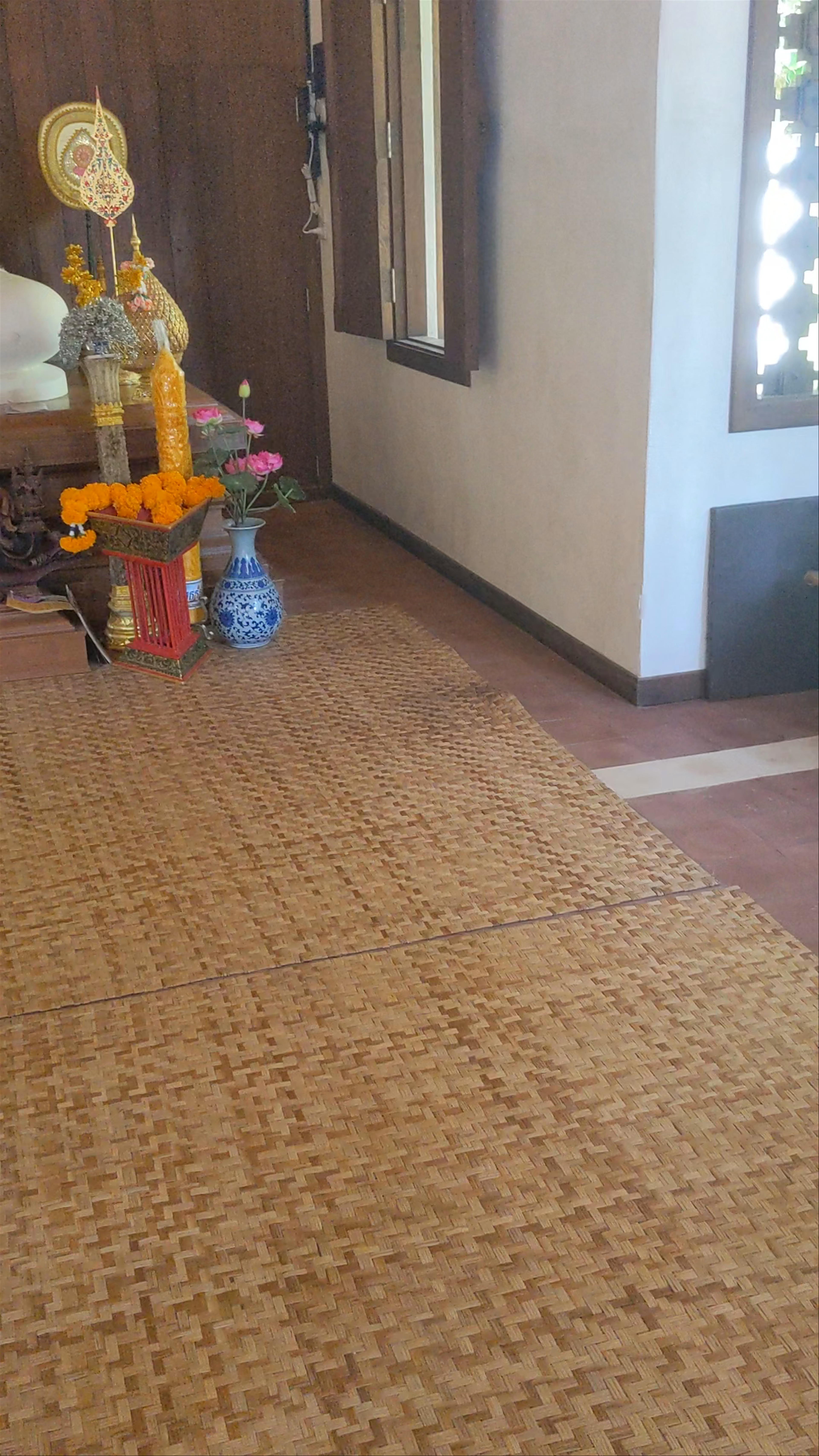 Wat Pha Lat: Serene Buddhist Sanctuary in Chiang Mai