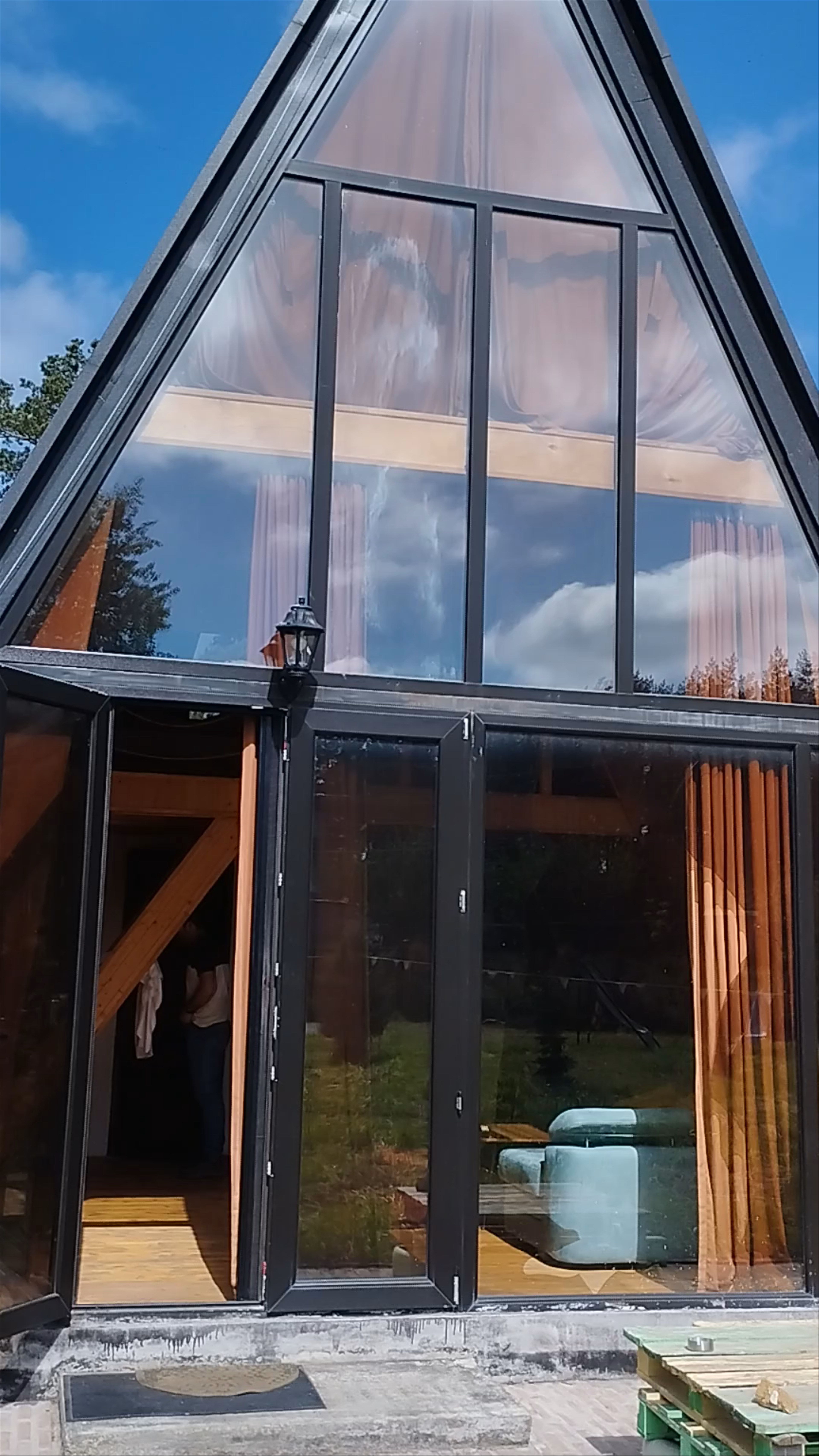 JA-GE. ჟა-ღე