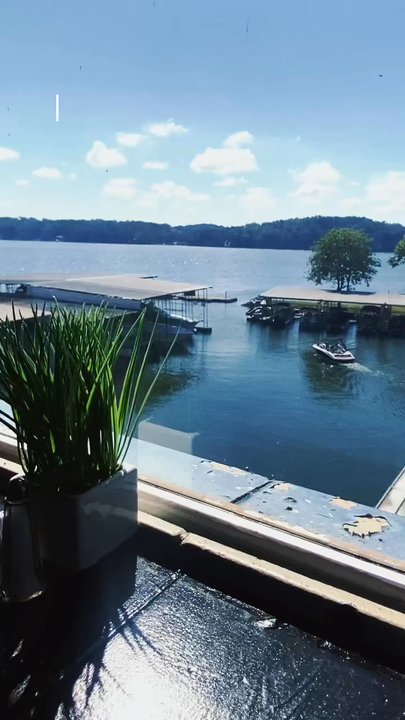 Lakeshore Grille - Water view - gorgeous - New American Near Me - Chattanooga, Tennessee