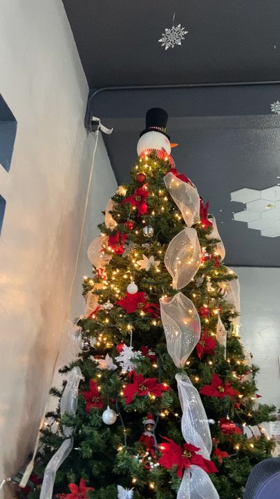 Nanna's Place - Love the festiveness - Cafes Near Me - Gresham, Oregon
