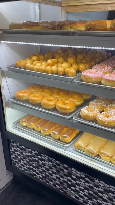 Foster's Donuts - I - Donuts Near Me - Bakersfield, California