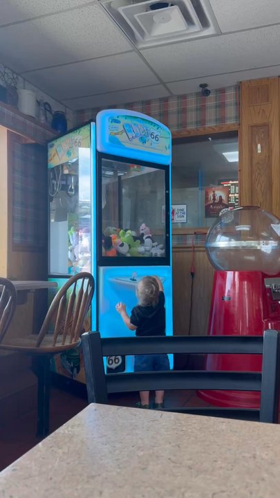 Maid-Rite - Claw machine - Diners Near Me - Rolla, Missouri