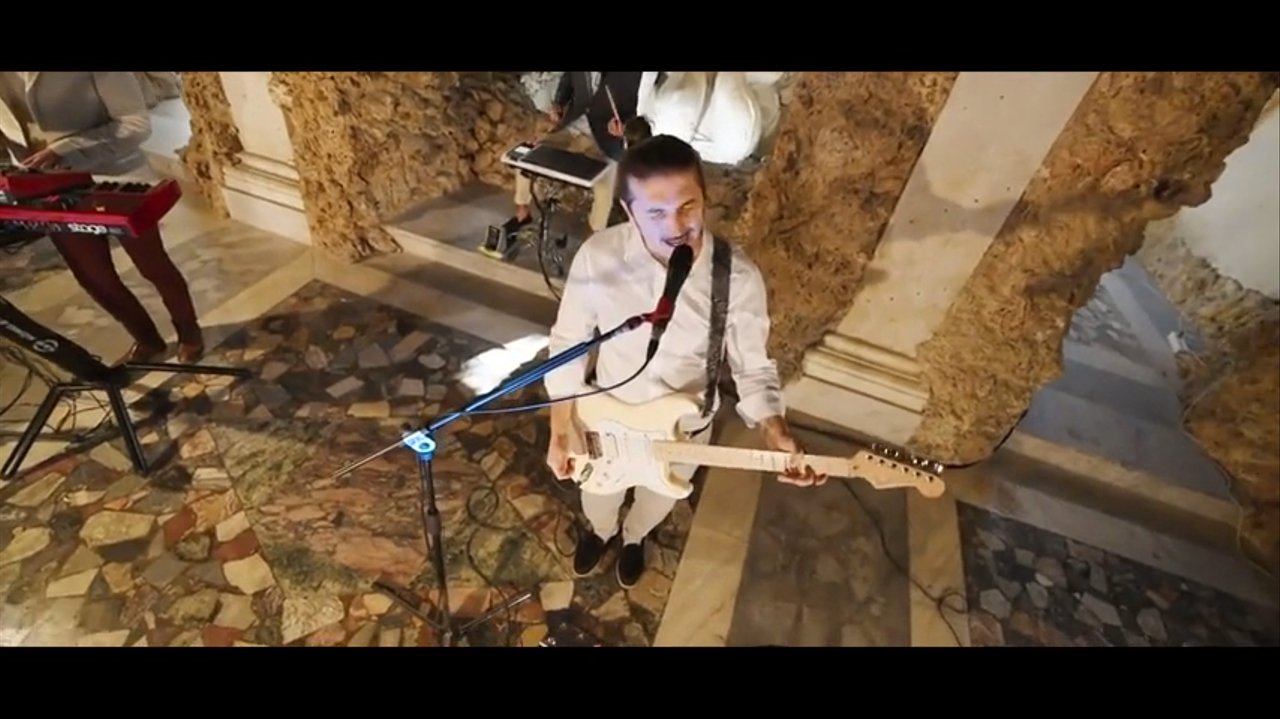 Trio Toscano - Versace On The Floor - video