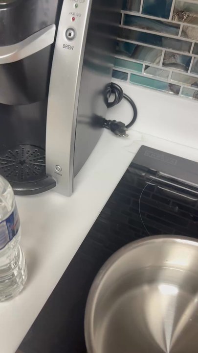 Princess Royale - Maintenance had to come in and tell me how to operate the stove - Resorts Near Me - Ocean City, Maryland