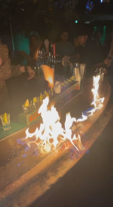 Yellow Mad Monkey - Pubs Near Me - Paris, 75
