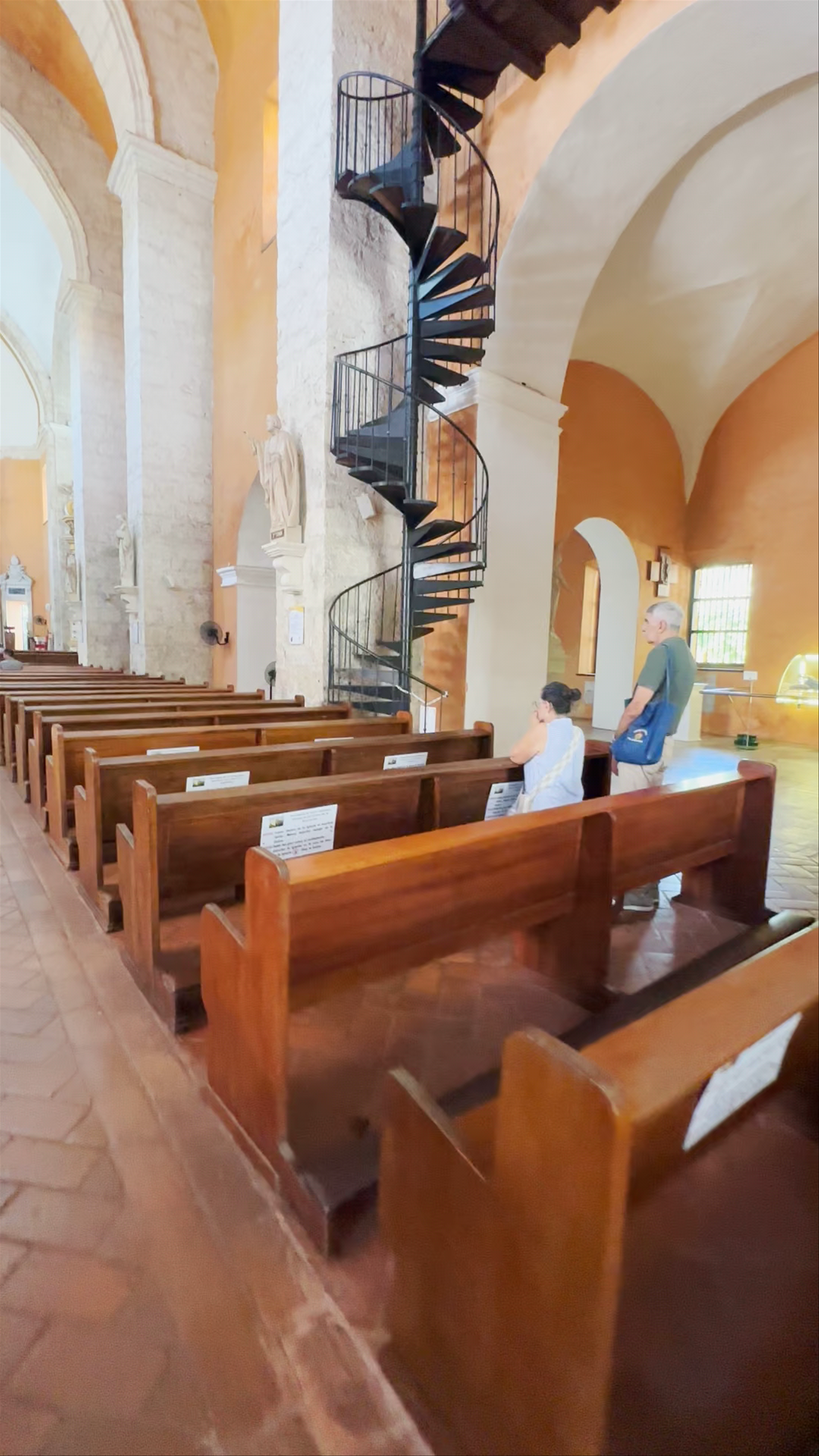 Church of Santo Domingo: A Historic Peaceful Retreat in Cartagena