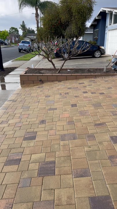 Efficient Construction - Front yard and driveway - Roofing Near Me - Gardena, California