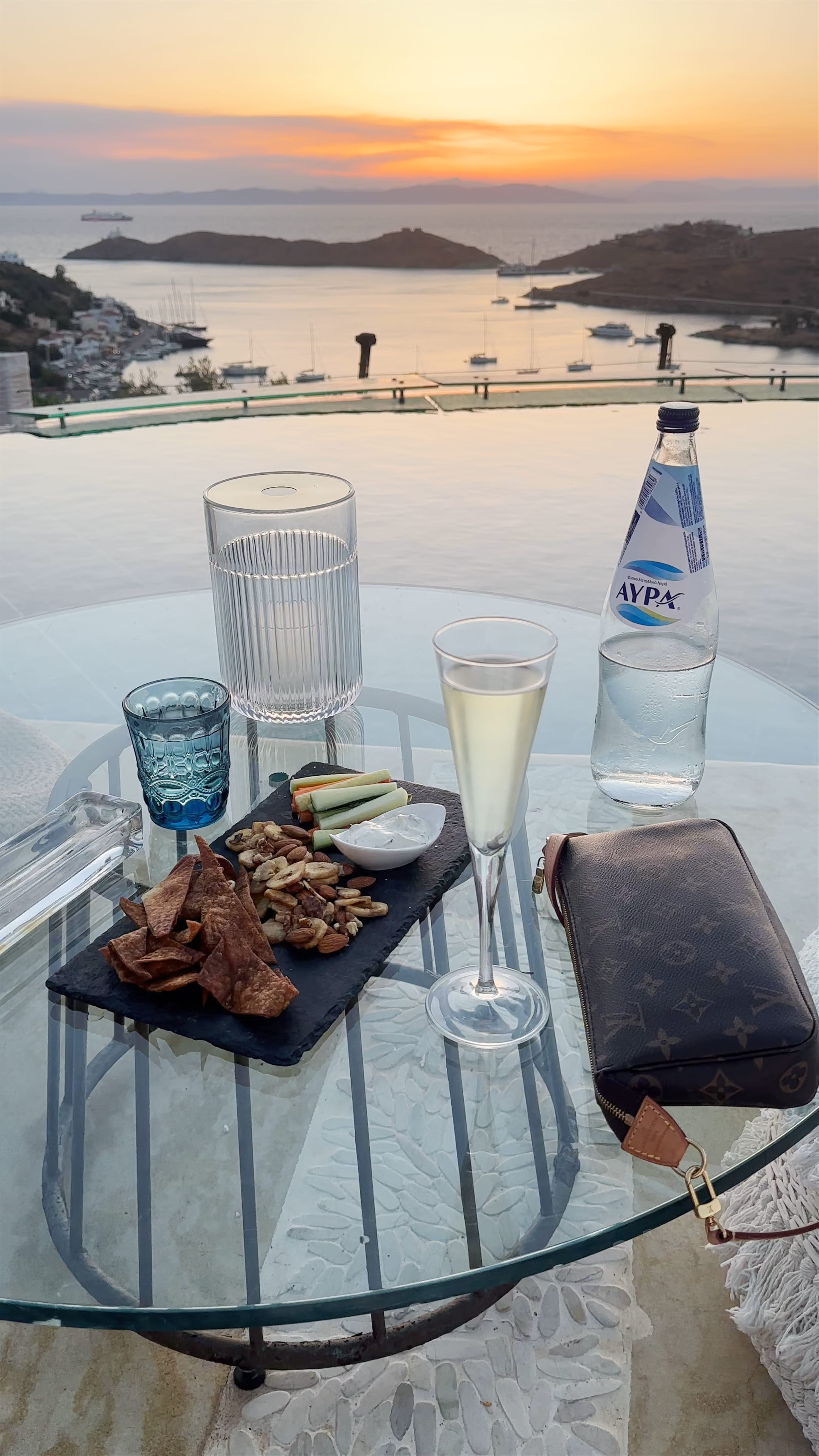 AIGIS SUNSET BAR RESTO