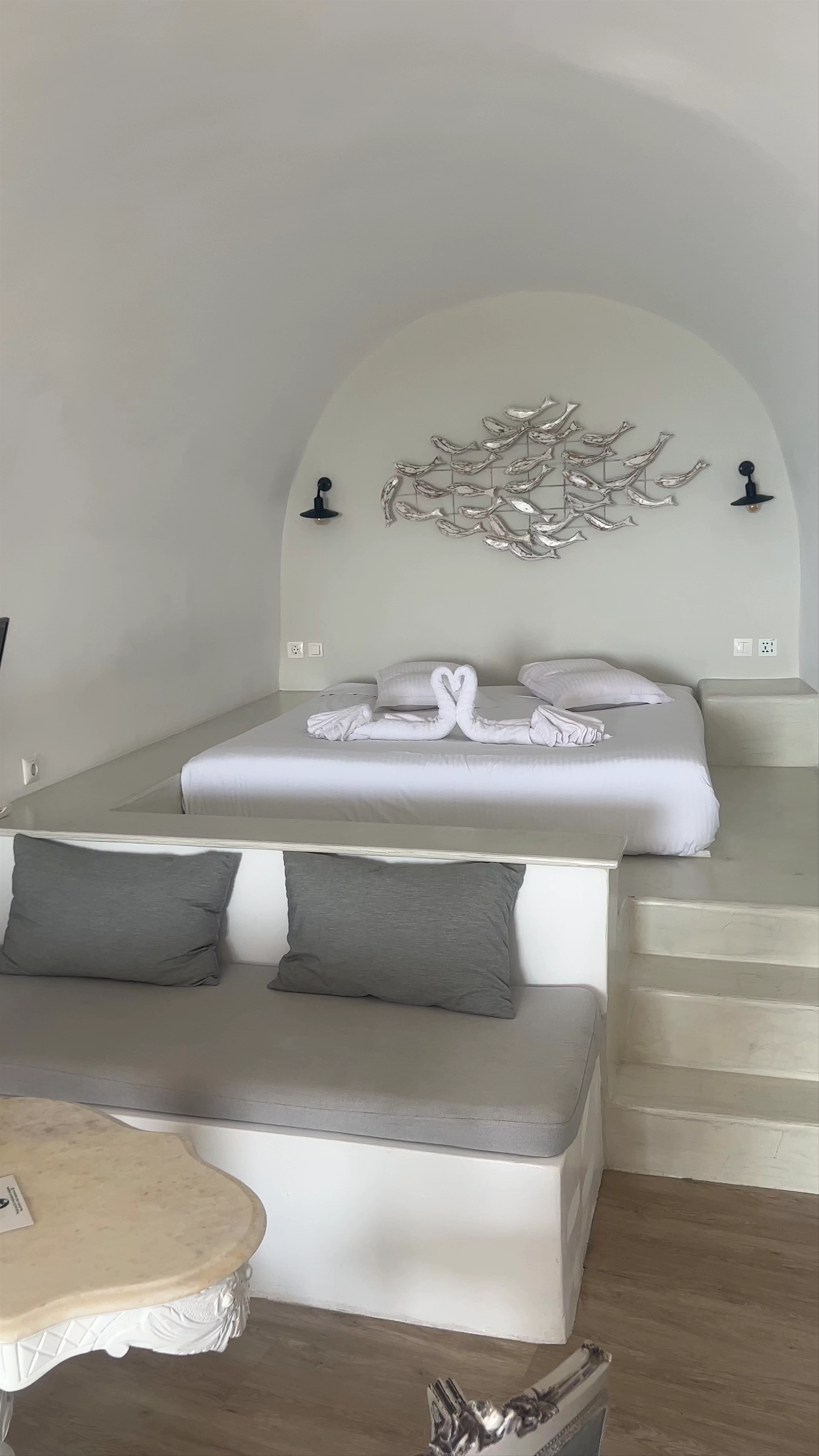 Pearl On The Cliff Hotel & Suites