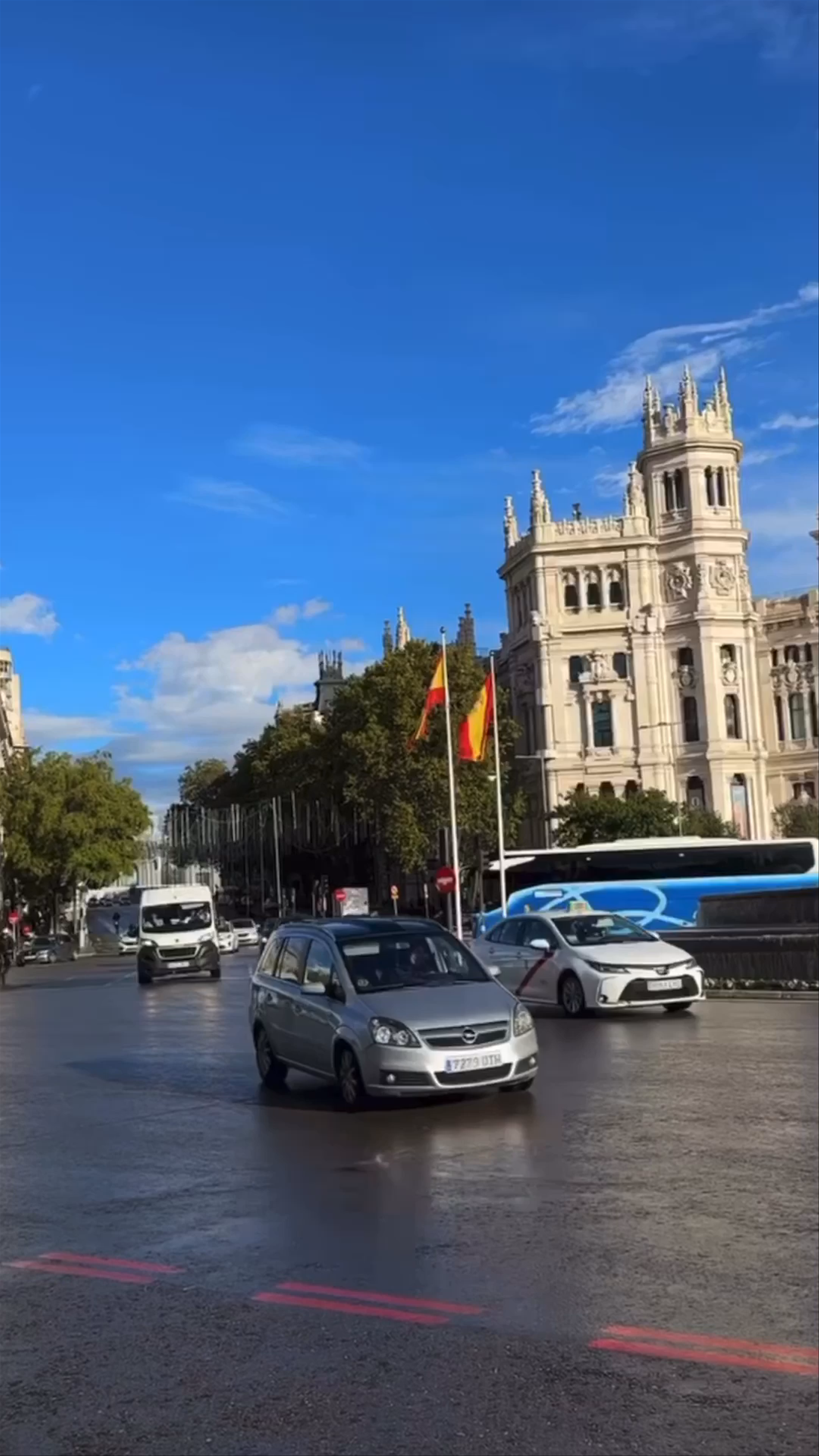 Palacio de Cibeles Viewpoint: Majestic Architecture in Madrid