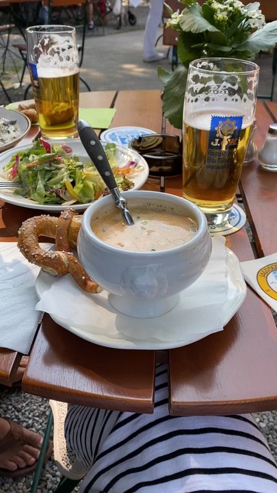 Jagdschloss - The best soup in Munich - Beer Garden Near Me - Munich, BY