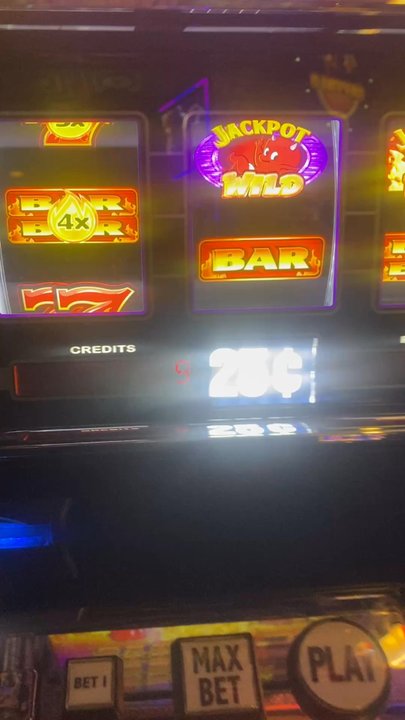 Super 8 by Wyndham Fallon - If you wondered about their slots - Hotels Near Me - Fallon, Nevada