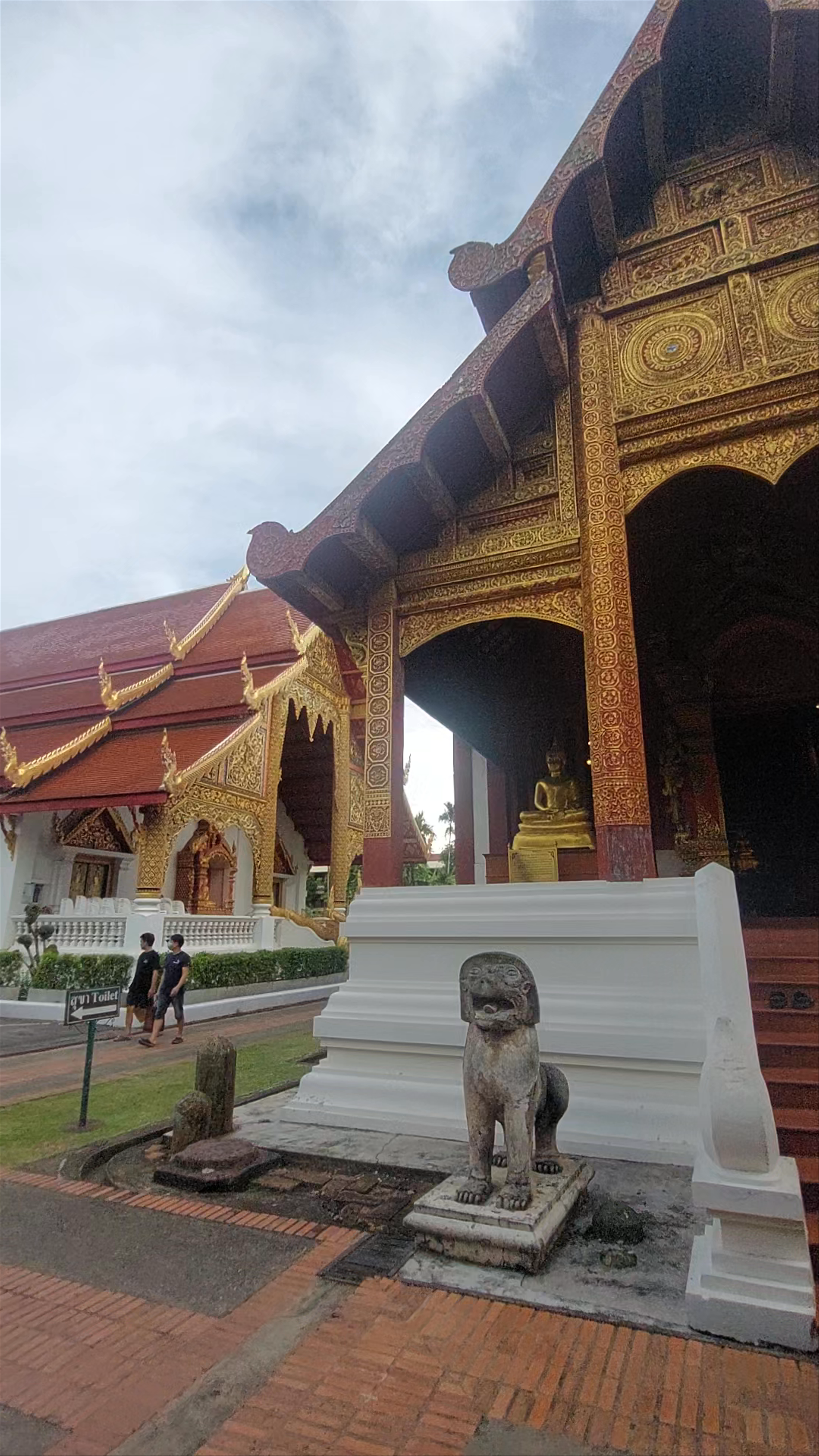 Wat Phra Singh: Majestic Temple Experience in Chiang Mai