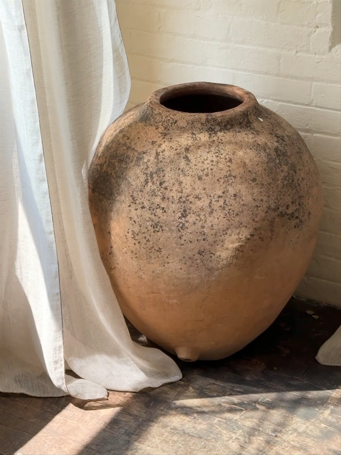Rare Terracotta Calenda Pot