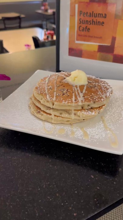 Sunshine Cafe - Lechera waffles - Breakfast & Brunch Near Me - Petaluma, California
