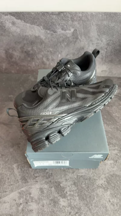New Balance 1906 - UK7.5 - Black