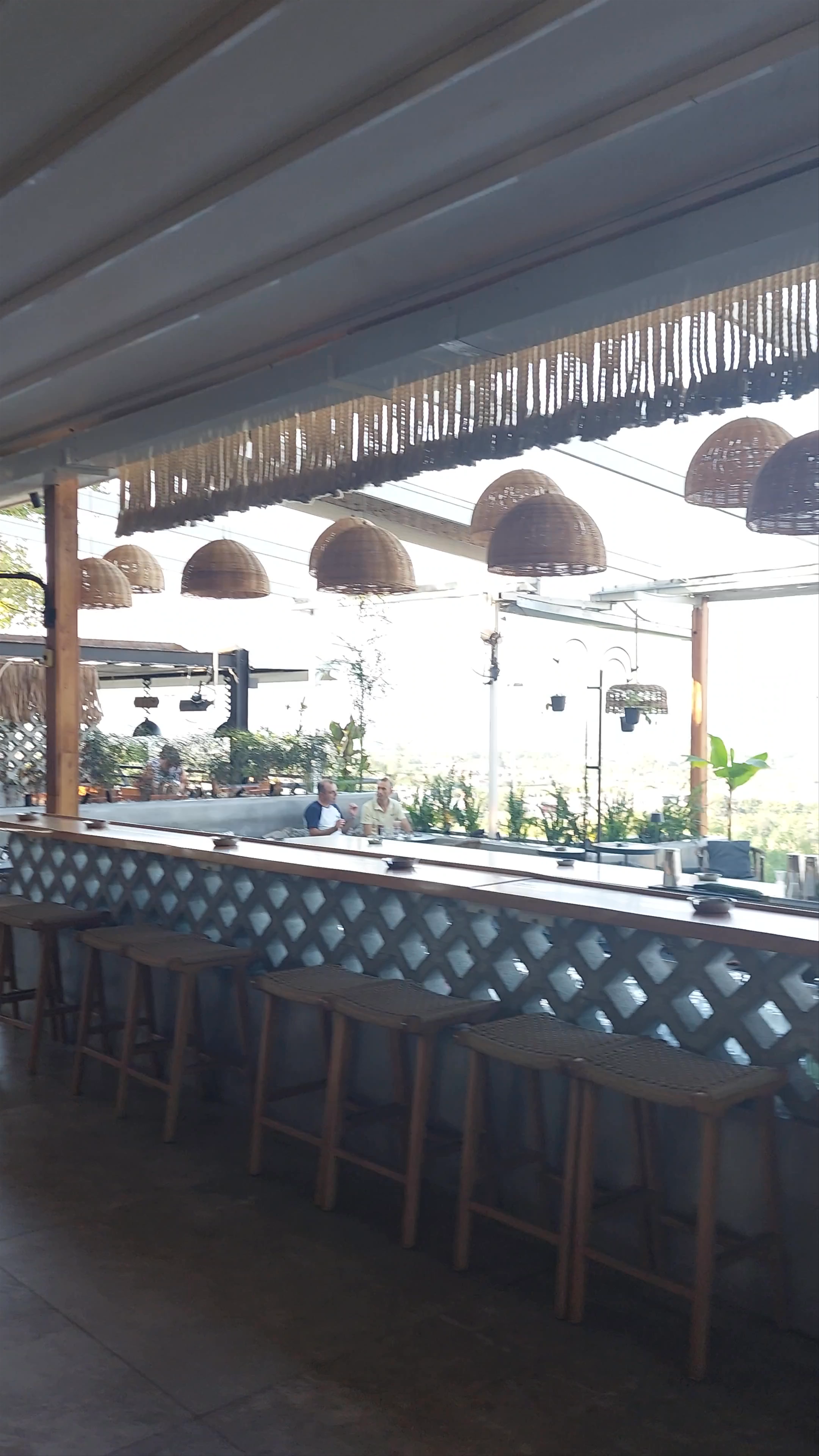 Delante Bar: Scenic Rooftop Vibes in Veria, Greece