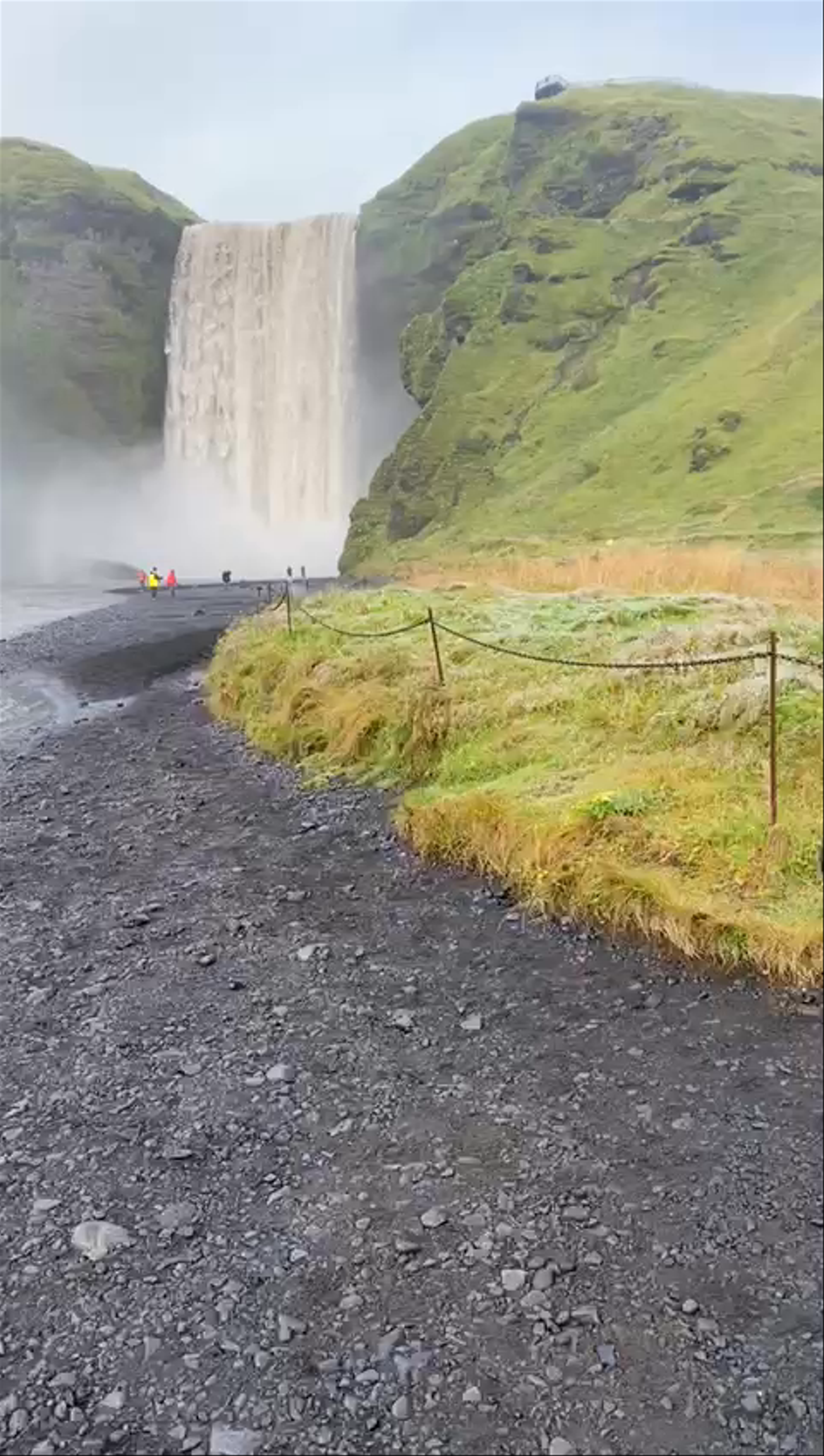 Skógafoss Waterfall: Majestic Icelandic Nature Escape