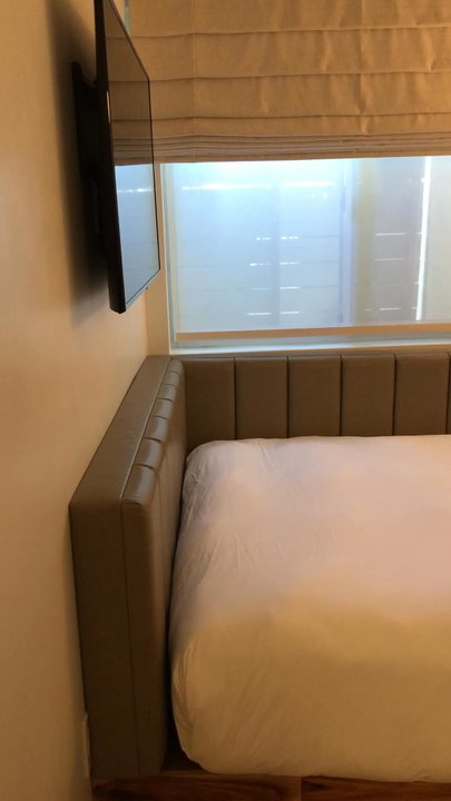 The Pearl Hotel - Room 7. Don't do it. Run away! - San Diego, CA