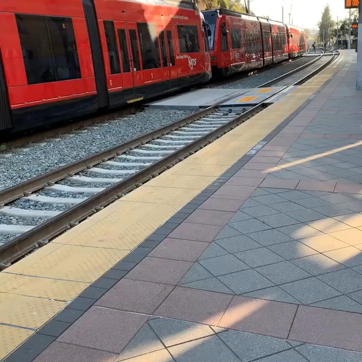 Grossmont Transit Center - The new tracks over here are absolutely better and modern looking than the old ones! Nice job MTS - Train Stations Near Me - La Mesa, California