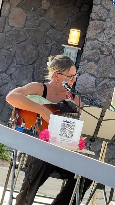 Honu Bar - Live music Wednesday through Saturday - Hawaiian Near Me - Koloa, Hawaii