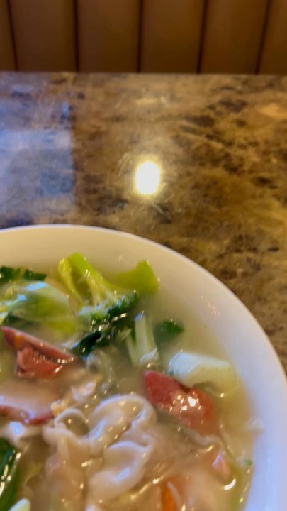 Jimy Wen's - Tour of soup bowl: Wor Wonton 'bib' worthy! - Chinese Near Me - Fresno, California