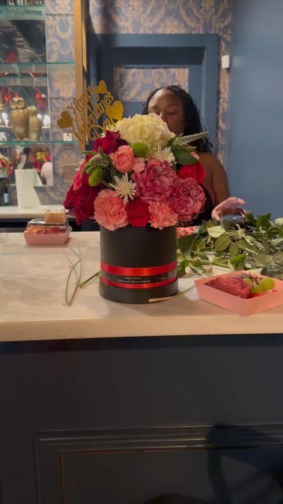 Perfect Petals Boutique - DIY bouquet class. - Floral Designers Near Me