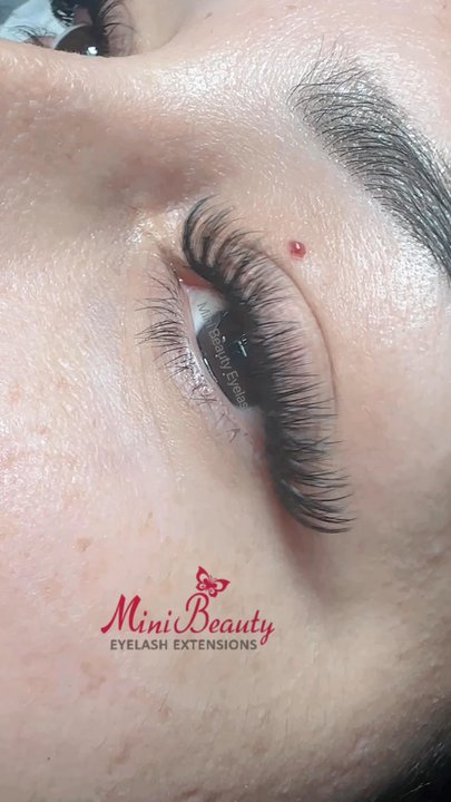 Mini Beauty Eyelash - Lashes done by Mini Beauty Eyelash - Eyelash Service Near Me - Pasadena, California