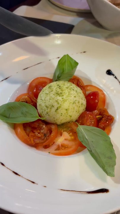 Le Napoli - Burrata w tomatoes - Restaurants Near Me - Caen, 14
