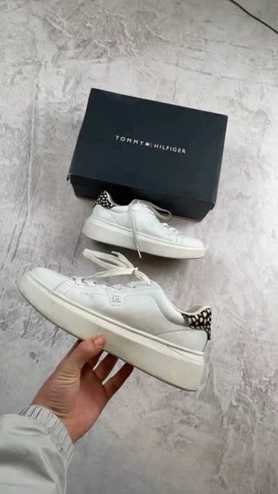 Tommy Hilfiger Sneakers image 1
