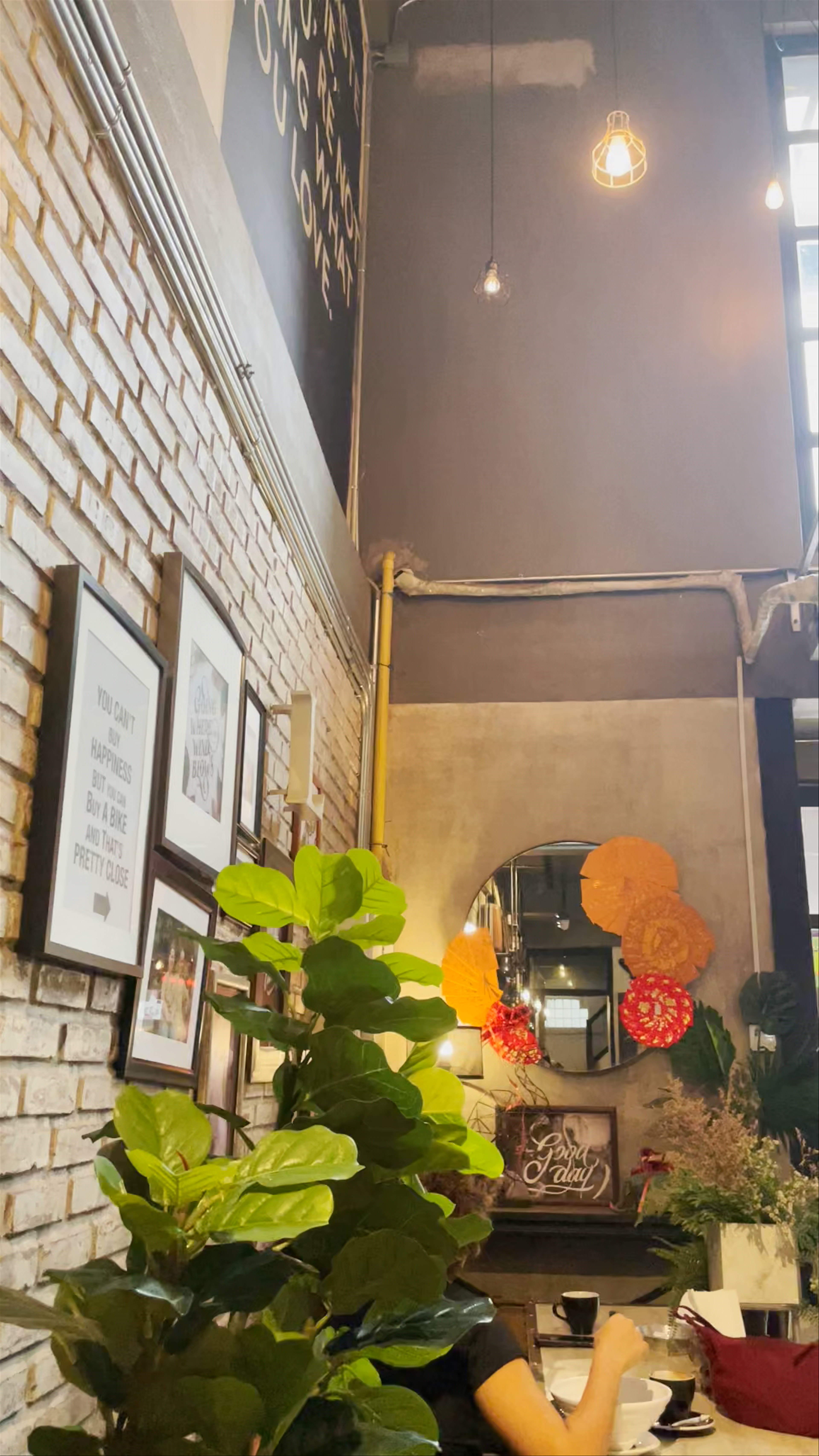 Sailomyen Cafe & Hostel